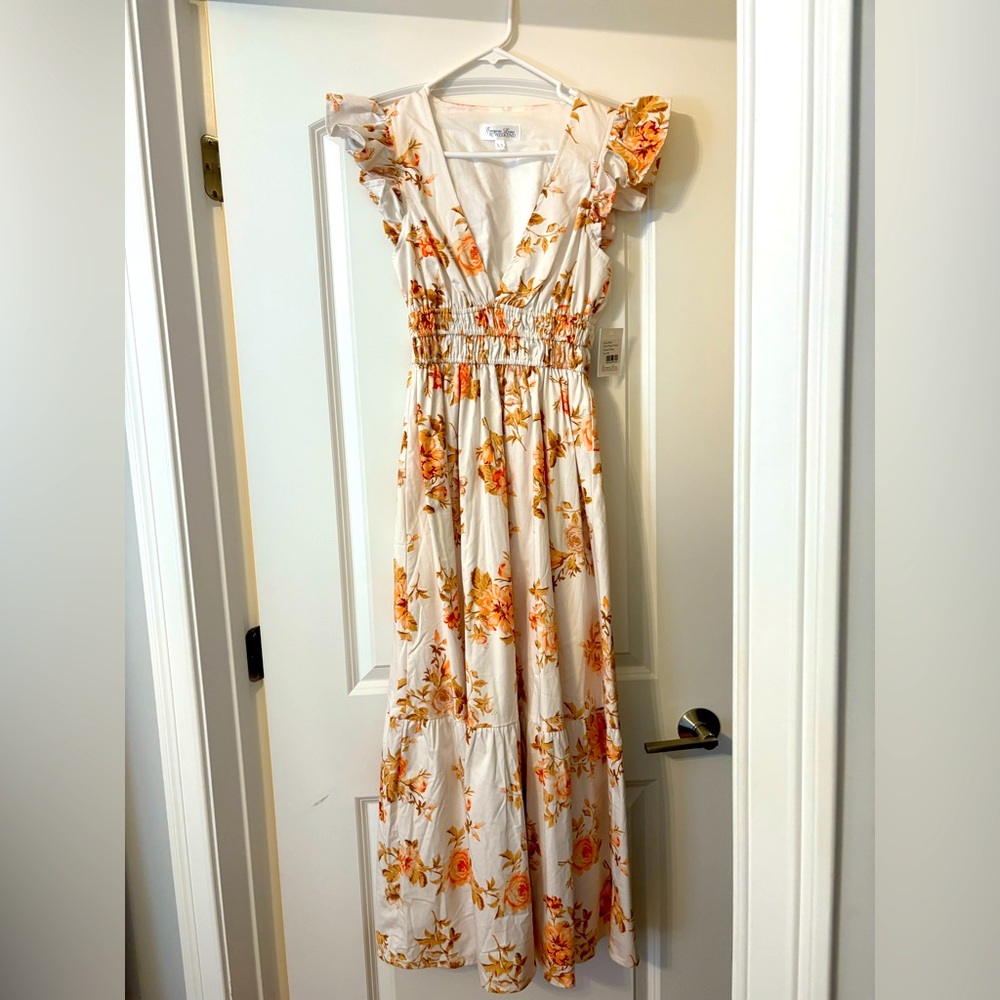 NWT Everyone loves the weekend floral maxi dress